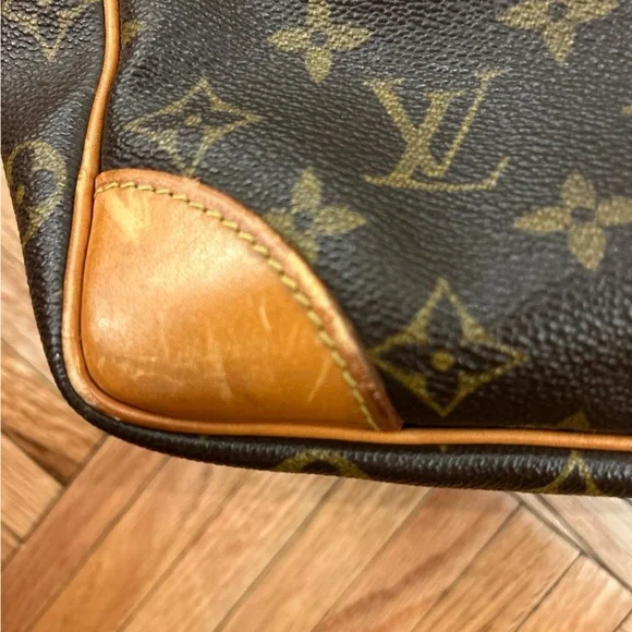 LV men’s shoulder bag